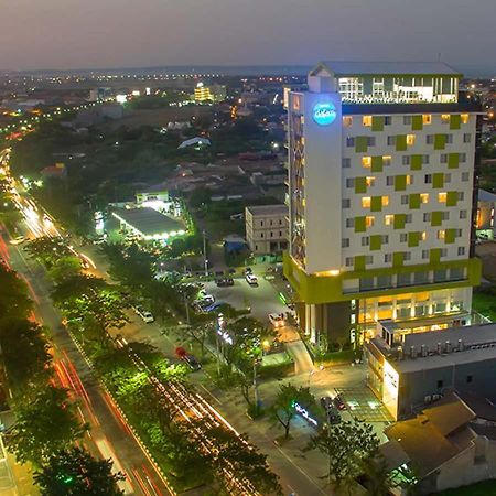 Hotel Dafam Pacific Caesar Surabaya Exterior photo